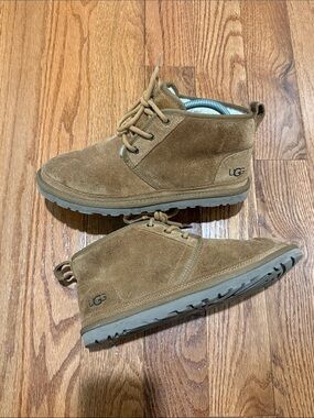 UGG Neumel Boot Size 7.5